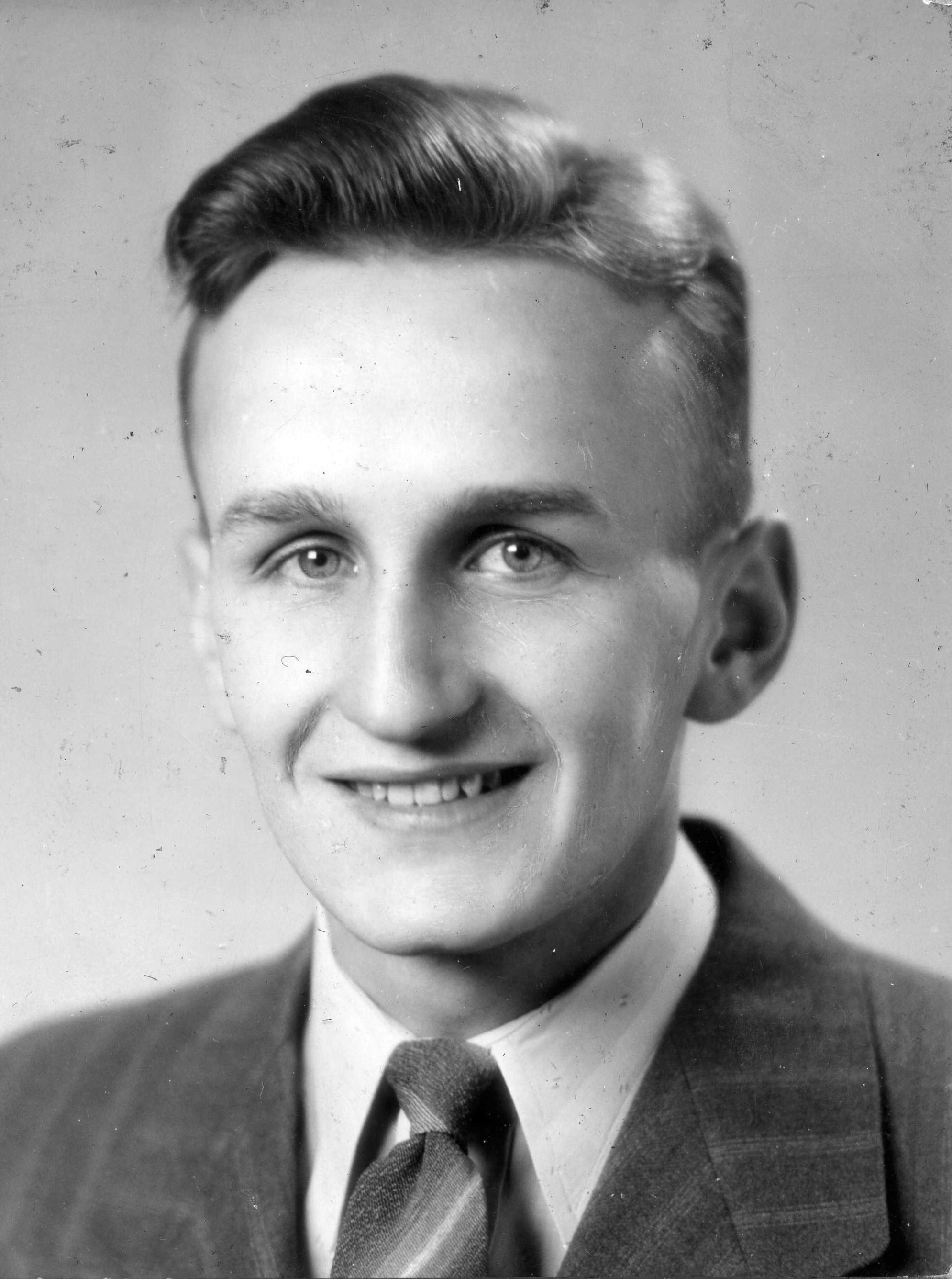 Winston Lyle Benson (1921 - 2000) Profile